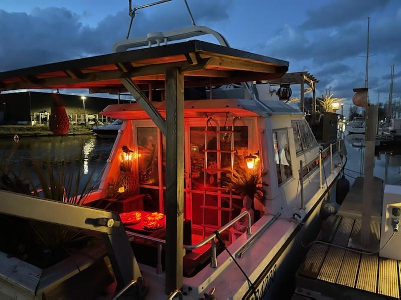 Hotel Magnifique Bateau Maison Ouistreham Exteriér fotografie