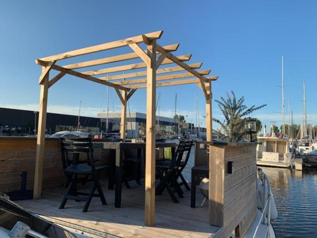 Hotel Magnifique Bateau Maison Ouistreham Exteriér fotografie
