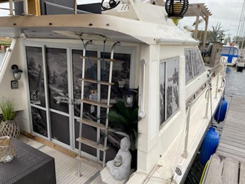 Hotel Magnifique Bateau Maison Ouistreham Exteriér fotografie